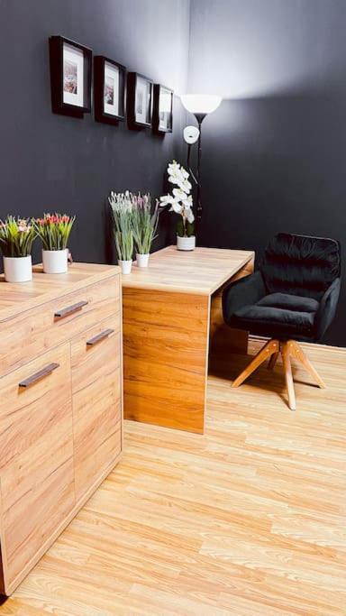 Moderny Apartman S Parkovanim Bratislava Exteriör bild