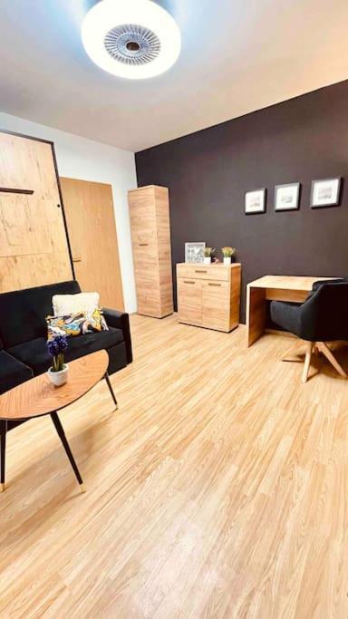 Moderny Apartman S Parkovanim Bratislava Exteriör bild