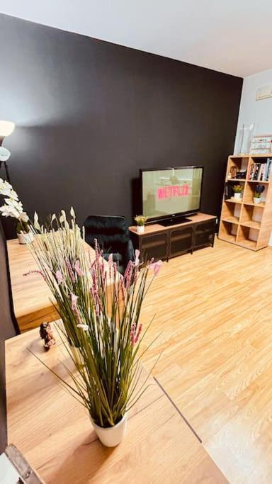 Moderny Apartman S Parkovanim Bratislava Exteriör bild
